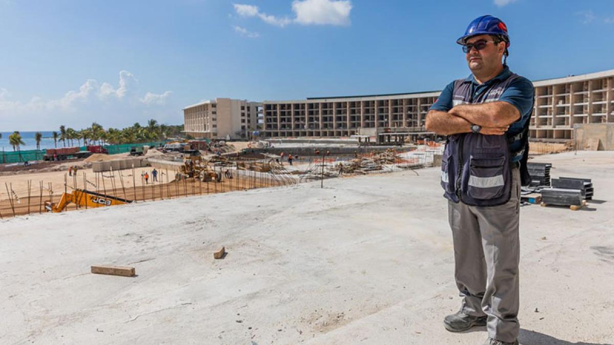 Grupo Airpei hotel plumbing installation in Cancún, Mexico using SharkBite systems, showcasing efficient water solutions in commercial construction.