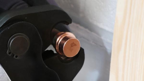  SharkBite Copper Press Caps deliver a fast, flame-free way to seal the ends of copper pipes in water, hydronic, and chilled water systems.