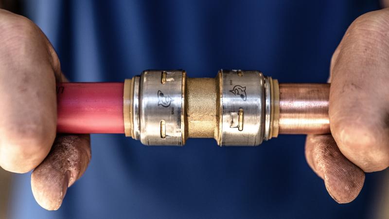 SharkBite Max coupling with PEX and copper